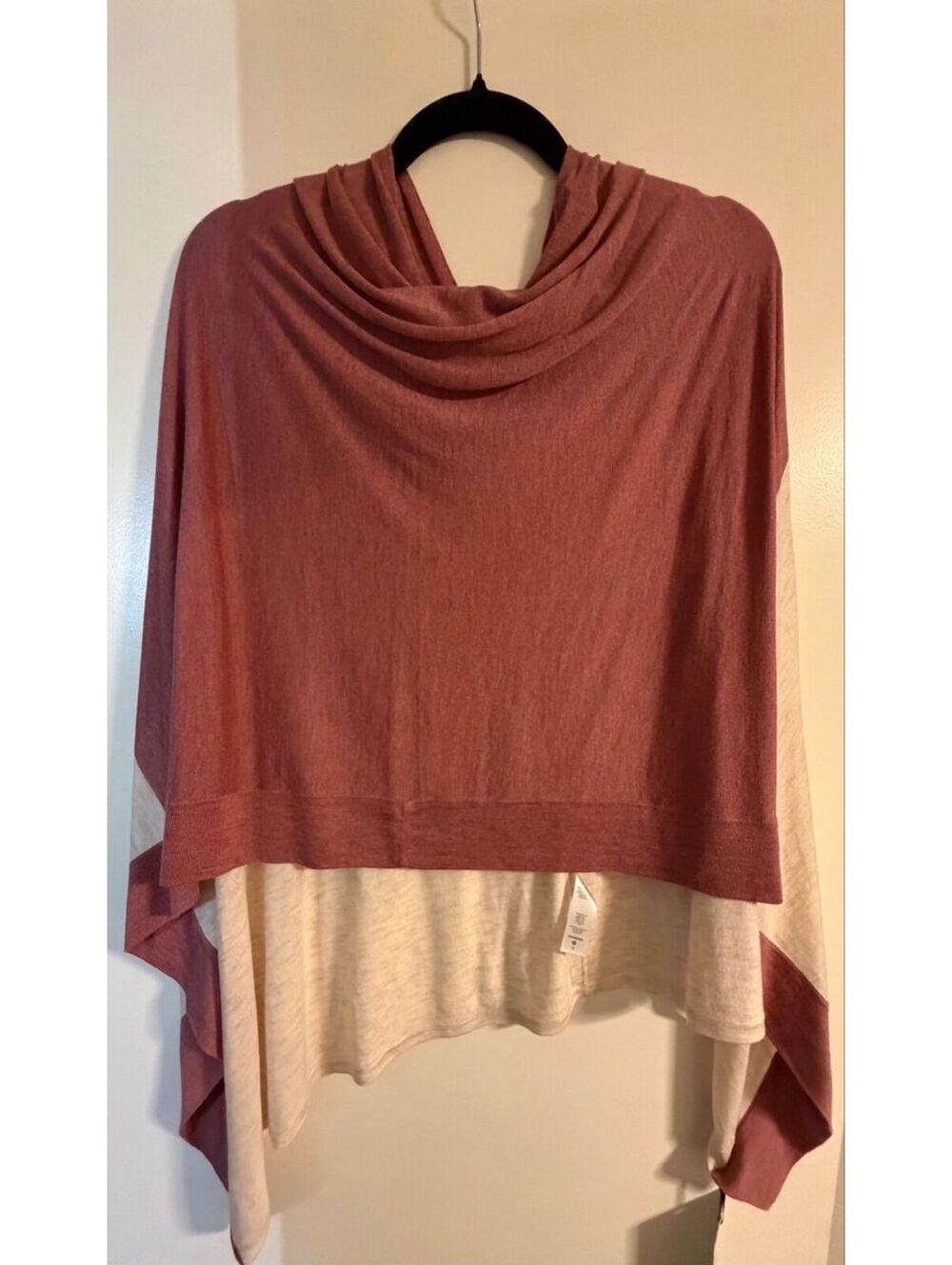 Lululemon YIN Poncho $98 Retail